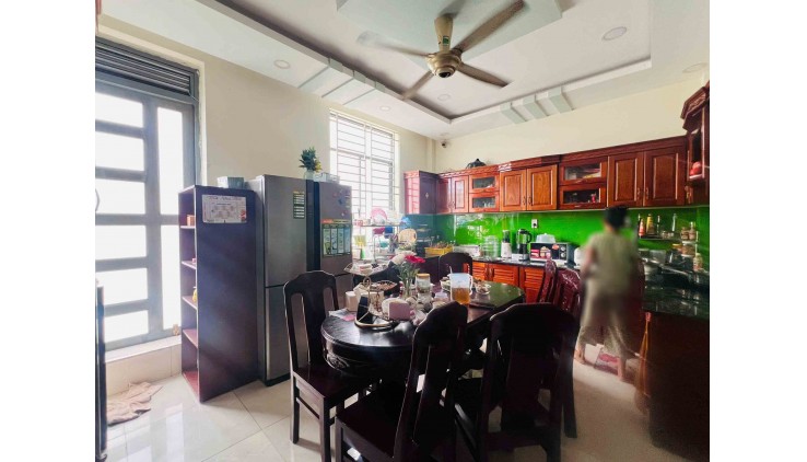 Siêu Phẩm 4Tầng Mới Đẹp Thang Máy Hẻm 6m 100m2 Gần Phạm Văn Đồng Linh Đông Thủ Đức Chỉ 12.5 tỷ
